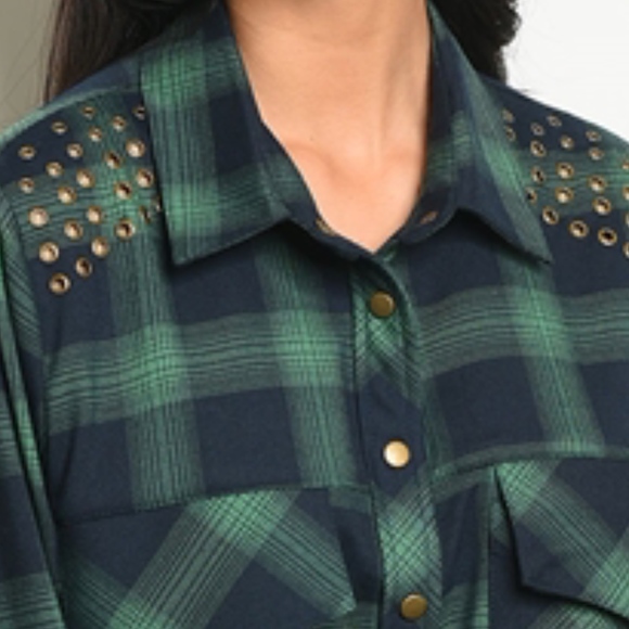 Button down long tab sleeve plaid tunic shirt. - Picture 3 of 5